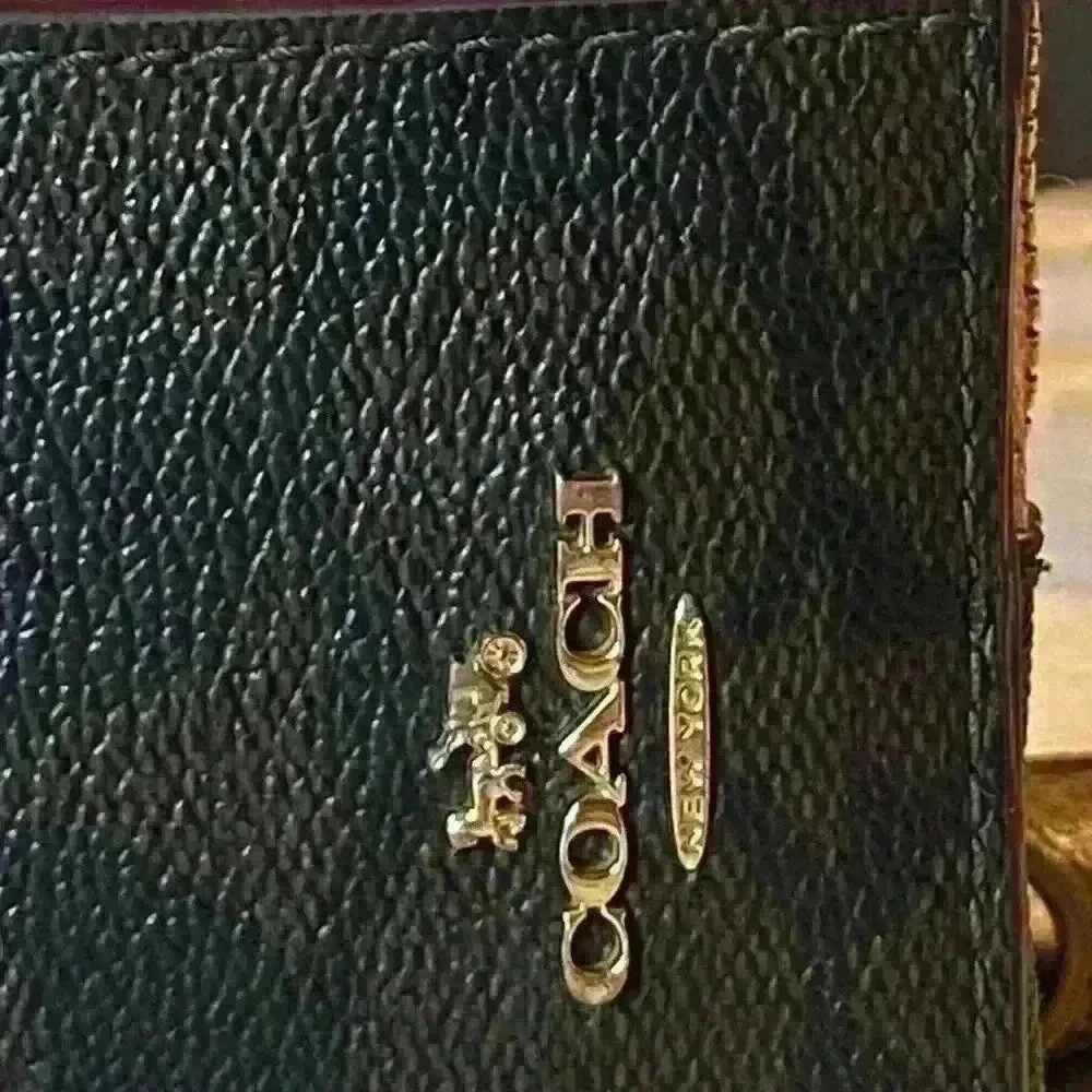 COACH Signature Zip Card Case in Mahogany/Shell Pink 3”X4”